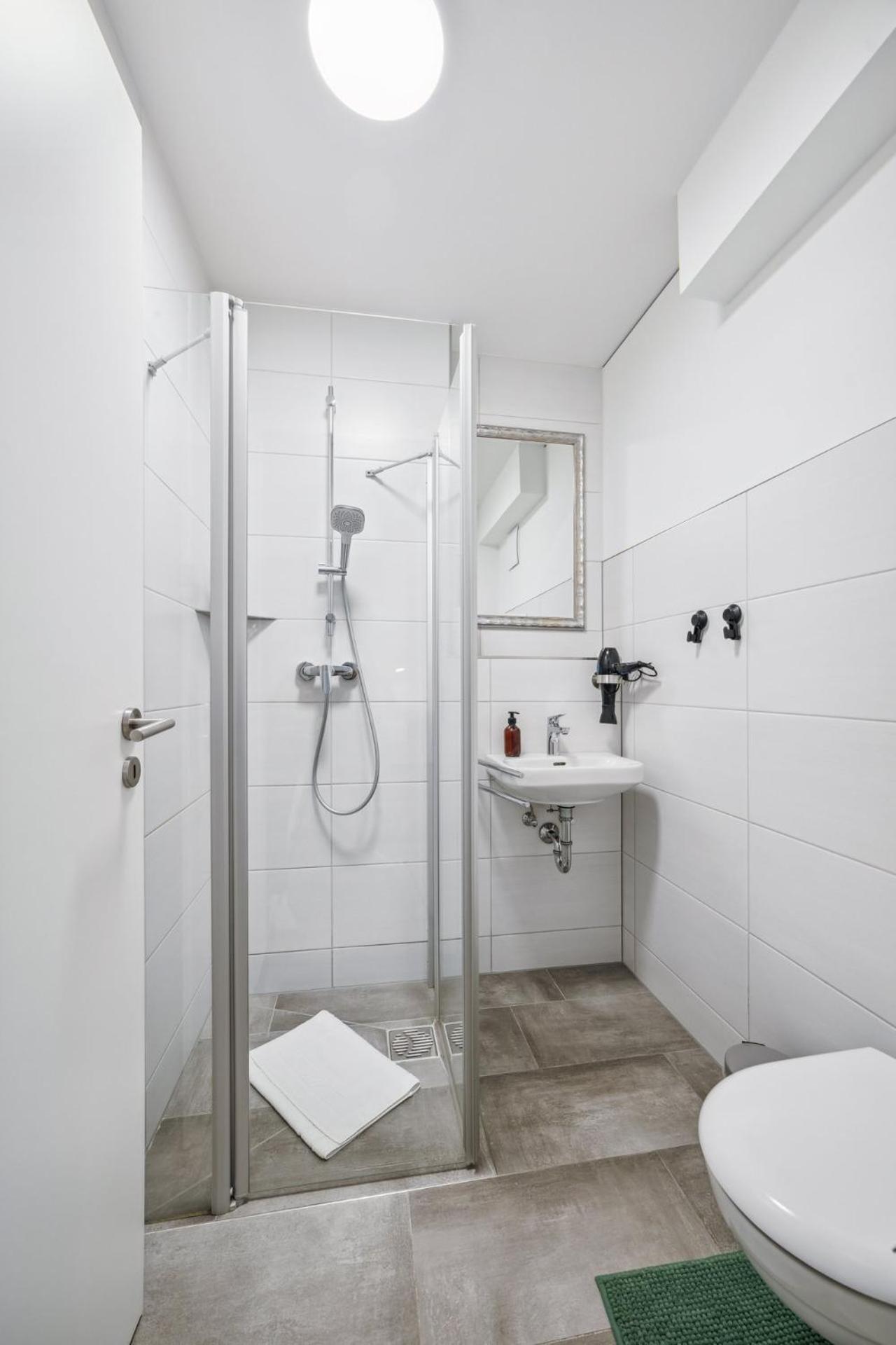 Sali Homes Elegant And Stylish Retreat In Heart Of Bayreuth, Close To River Екстер'єр фото
