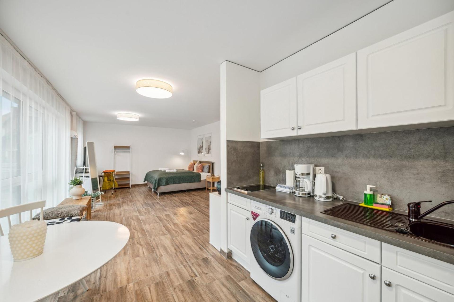 Sali Homes Elegant And Stylish Retreat In Heart Of Bayreuth, Close To River Екстер'єр фото